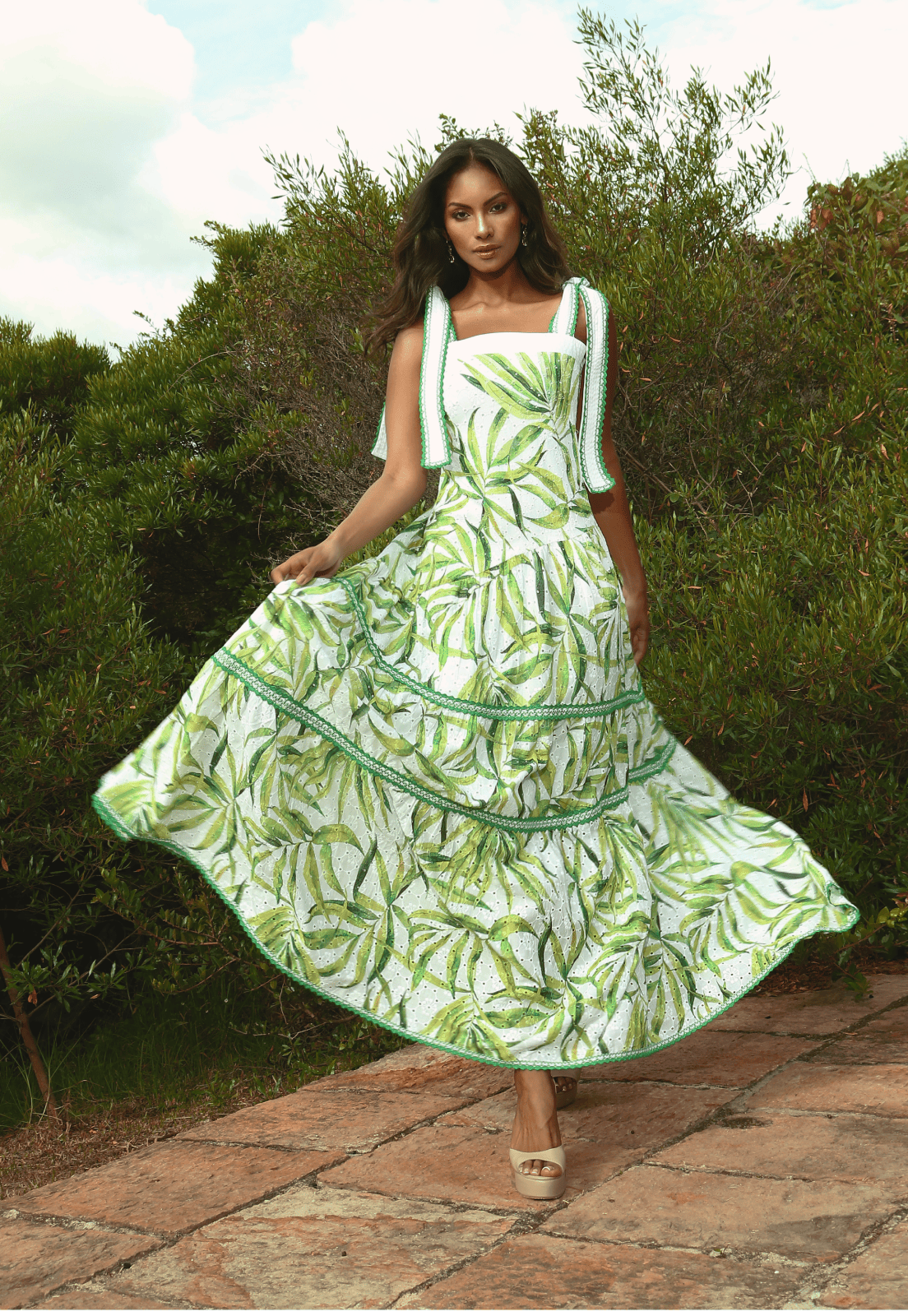 VESTIDO VIENTOS CASCADA